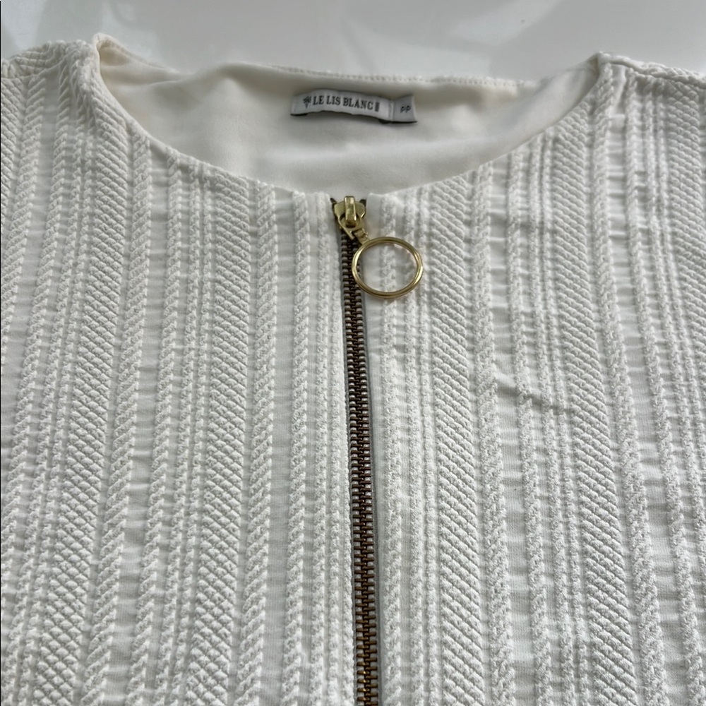 Le Lis Blanc Textured White Jacket with Gold Zipper